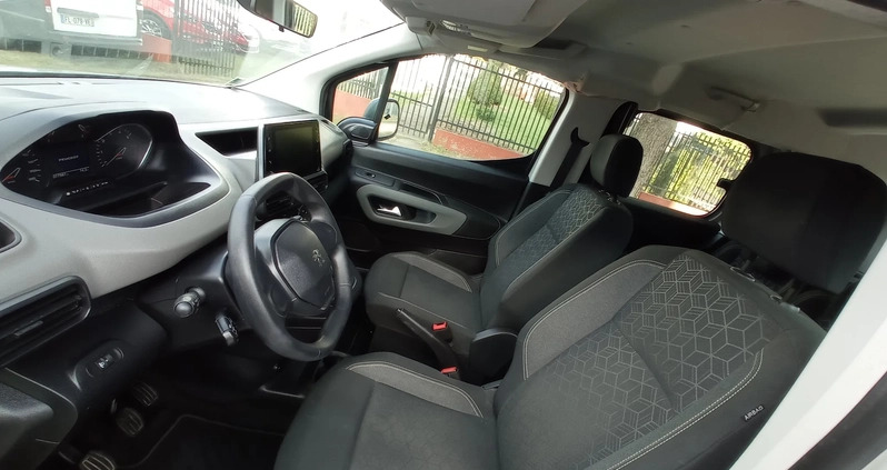 Peugeot Rifter cena 53900 przebieg: 77900, rok produkcji 2019 z Kielce małe 211